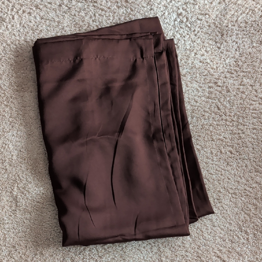 ❗LAST CHANCE ❗EUC Brown Blackout Curtain Panel